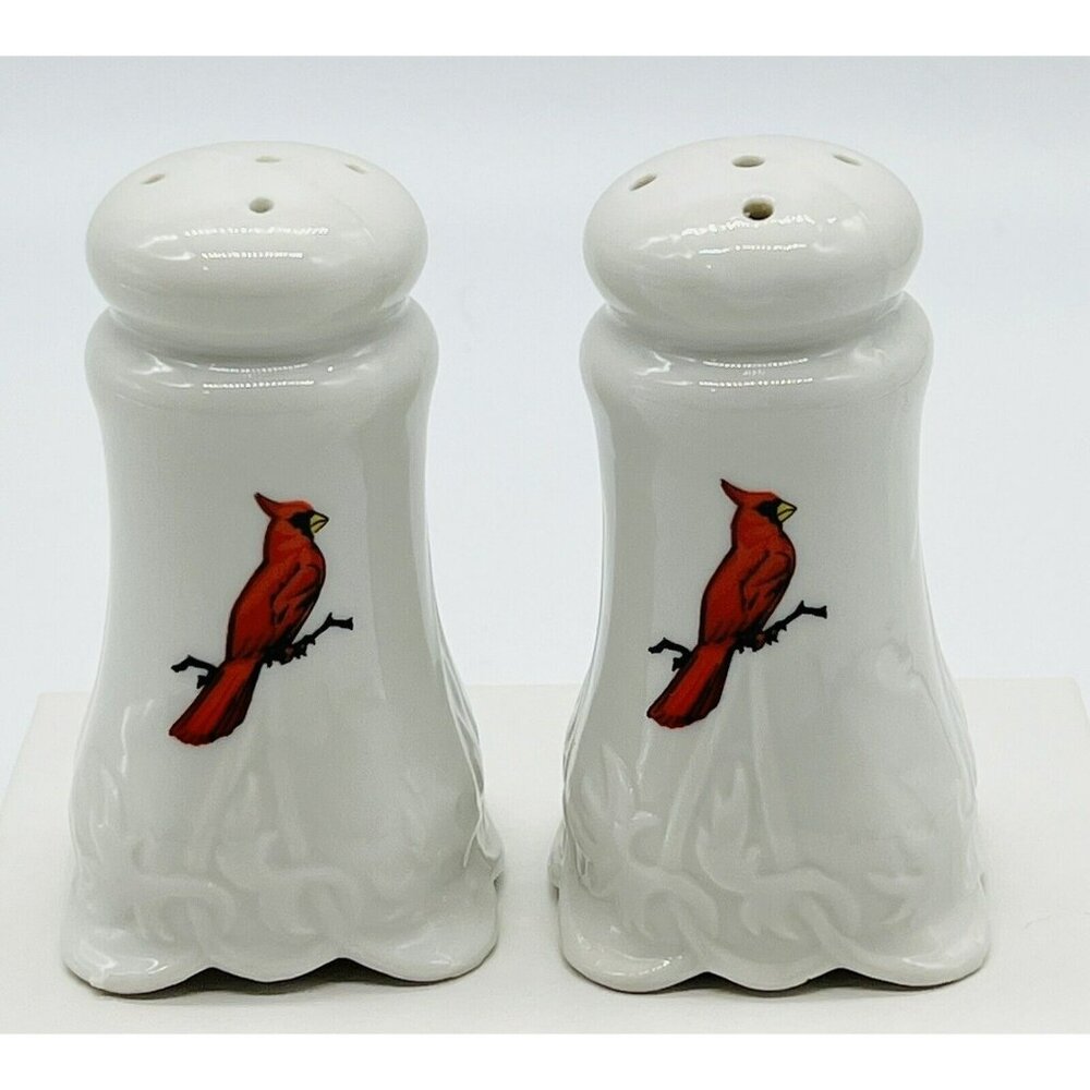 Vintage Cardinal Salt Pepper Shakers Ceramic Fort‎ Boonesborough